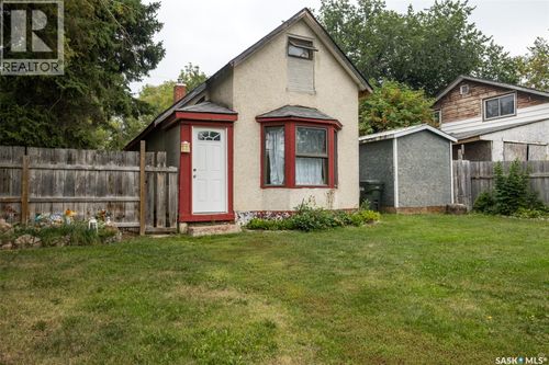 546 7th St E, Prince Albert, SK, S6V0S5 | Card Image