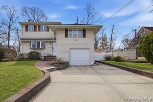 26 Bowden Dr, Huntingtn Sta, NY, 11746-4218 | Card Image