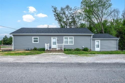 102 E 6th St & 600 N Douglas, St Jacob, IL, 62281 | Card Image