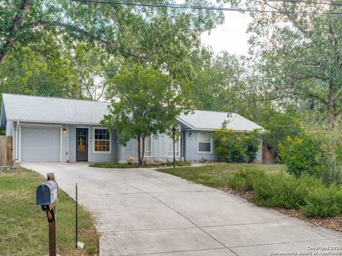 106 Roundup Dr, Castle Hills, TX, 78213-2309 | Card Image