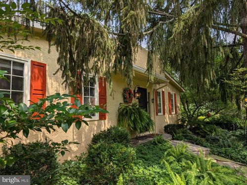 2125 Old Woods Rd, Green Lane, PA, 18054-9416 | Card Image