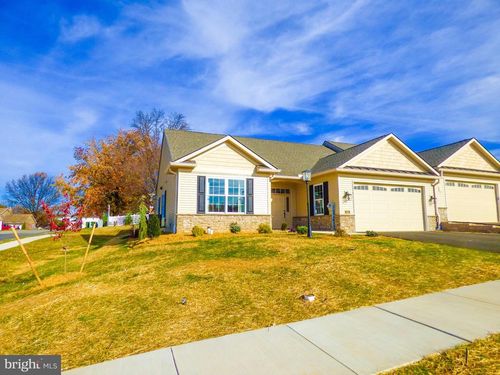 624 Bluff Stone Dr, YORK, PA, 17402 | Card Image