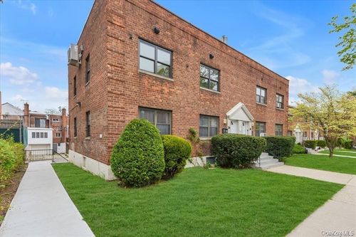 a-144-11 77th Rd, Kew Garden Hl, NY, 11367-3426 | Card Image