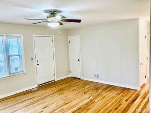 735 Robinwood Drive, Troy, MI, 48083 | Card Image