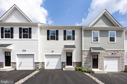 245 Talucci Dr, DOWNINGTOWN, PA, 19335-2871 | Card Image