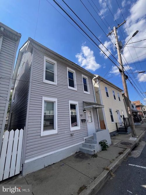 421 Salem Ave, HAGERSTOWN, MD, 21740-4641 | Card Image