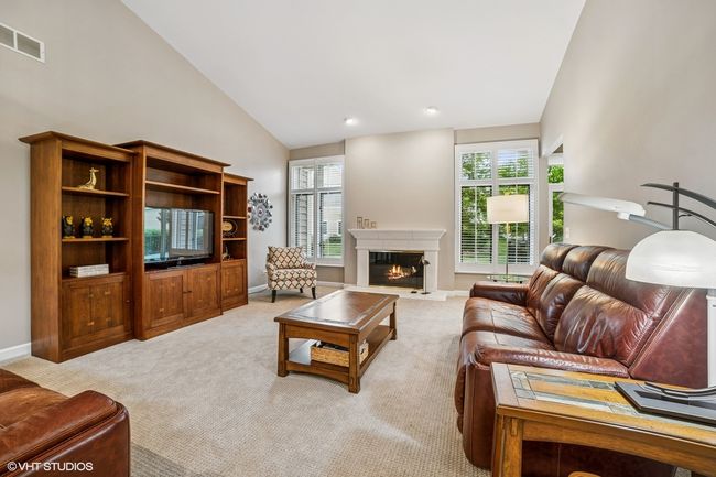 4 Biltmore Ct, House other with 2 bedrooms, 3 bathrooms and 4 parking in Lake In The Hills IL | Image 6