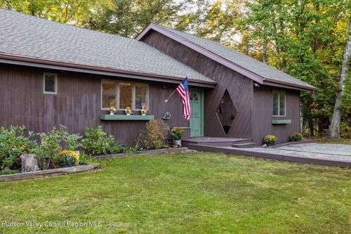 93 Maplewood Ave, Windham, NY, 12496-5859 | Card Image