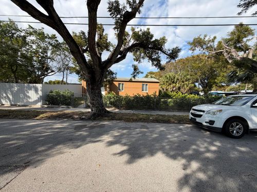 1017 Hampton Rd, West Palm Beach, FL, 33405-1369 | Card Image