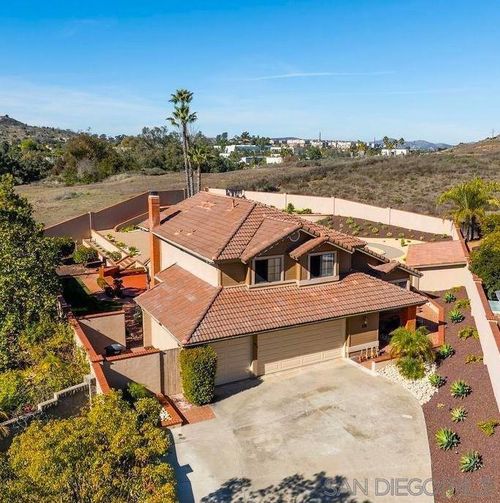 672 Chateau Pl, Escondido, CA, 92029-1614 | Card Image