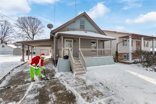 780 Silvercrest Ave, Akron, OH, 44314-3050 | Card Image