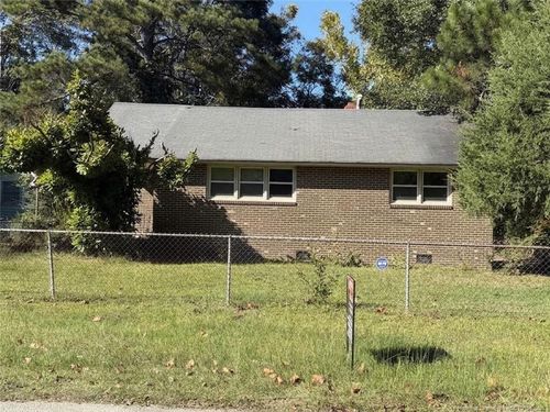 523 E 5th Ave, Raeford, NC, 28376-2207 | Card Image