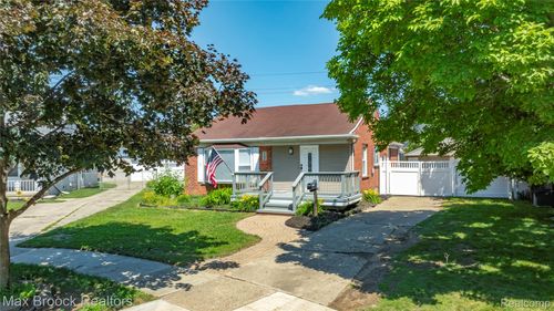1122 Symes Ct, Royal Oak, MI, 48067-1568 | Card Image