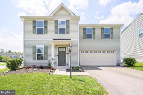 84 Singleton Way, MARTINSBURG, WV, 25403-1495 | Card Image