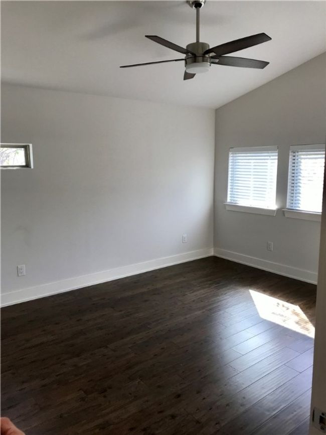 A - 904 E 54 Th St, House other with 3 bedrooms, 3 bathrooms and 2 parking in Austin TX | Image 14