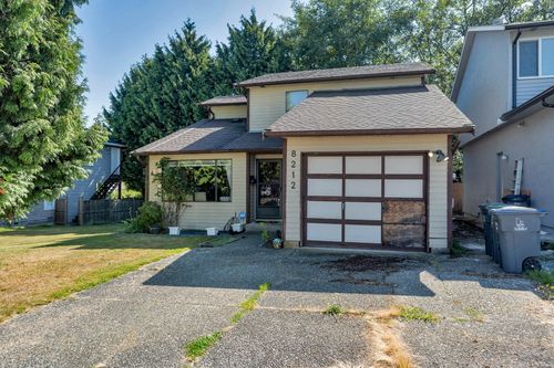 8212 132a St, Surrey, BC, V3W8Y6 | Card Image
