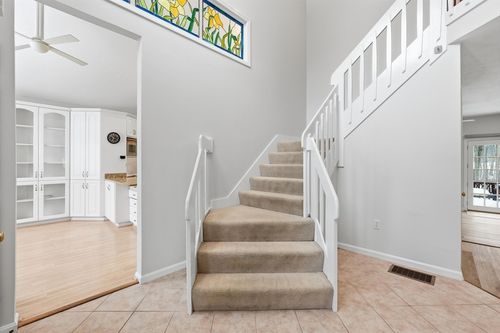 2 Grove St, Framingham, MA, 01701-4728 | Card Image