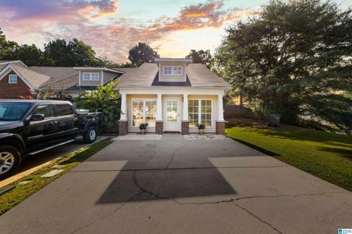185 Little John Cir, Calera, AL, 35040-4957 | Card Image
