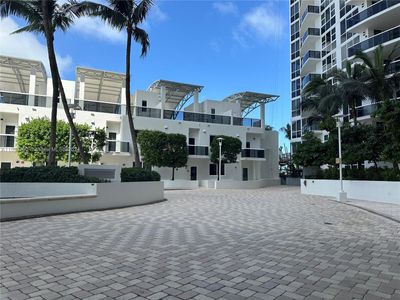 1509 - 400 Alton Rd, Condo with 2 bedrooms, 2 bathrooms and null parking in Miami Beach FL | Image 3