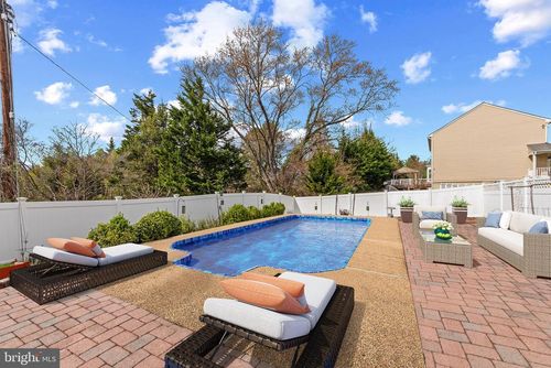 10101 Bracken Dr, Ellicott City, MD, 21042-1674 | Card Image