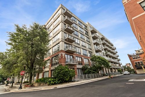 apt-304-1000 N Kingsbury St, Chicago, IL, 60610-6879 | Card Image