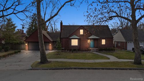 13111 Nadine Ave, Huntington Woods, MI, 48070-1420 | Card Image