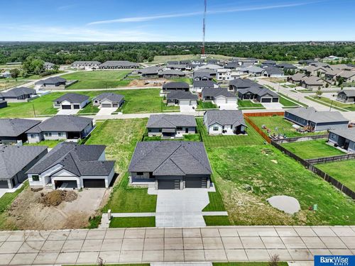 7520 Maxine Dr, Lincoln, NE, 68516-5396 | Card Image
