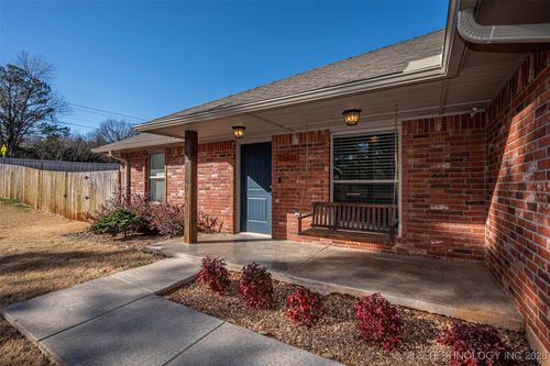 27011 Pine Cv, Blanchard, OK, 73010-4686 | Card Image