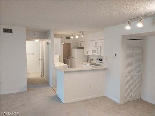 apt-824-8950 Colonnades Ct E, BONITA SPRINGS, FL, 34135-7867 | Card Image