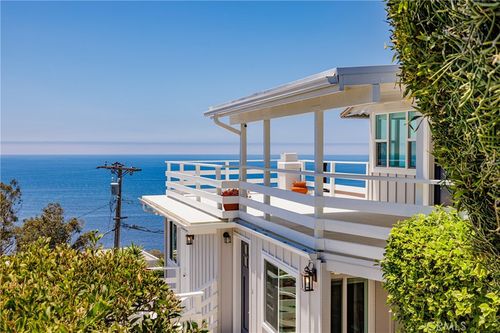a-2260 Crestview Dr, Laguna Beach, CA, 92651-3401 | Card Image