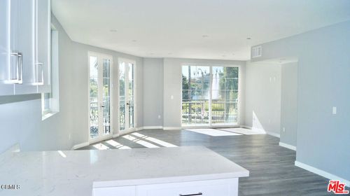 301-1111 Echo Park Ave, Los Angeles, CA, 90026 | Card Image