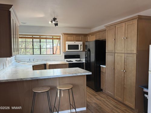 3000 W Whipple, Show Low, AZ, 85901-6912 | Card Image