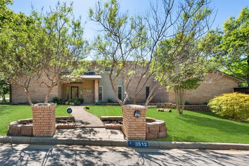 3512 Townlake Cir, Arlington, TX, 76016-2548 | Card Image