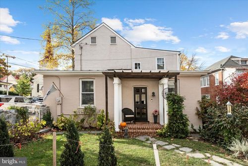 6 E Cecil St, WINCHESTER, VA, 22601-4671 | Card Image