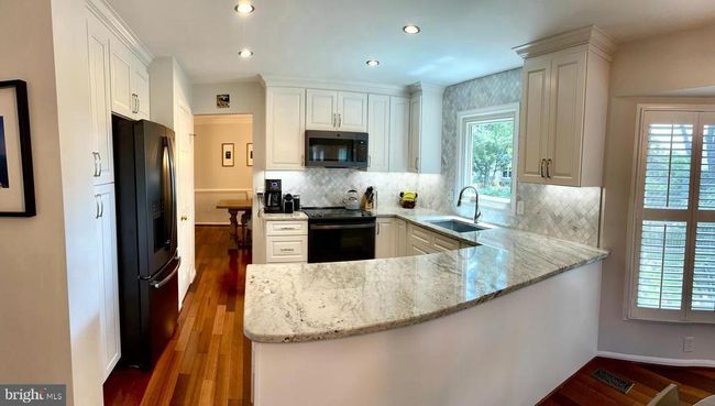 20053 Great Falls Forest Dr, House other with 4 bedrooms, 3 bathrooms and null parking in GREAT FALLS VA | Image 8