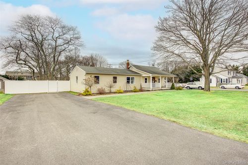 507 Gillette Ave, Bayport, NY, 11705-1510 | Card Image