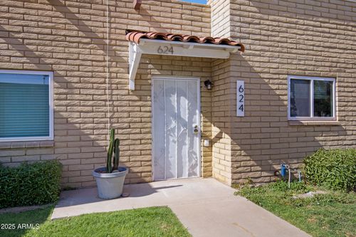 624 N Pioneer Circle, Mesa, AZ, 85203 | Card Image