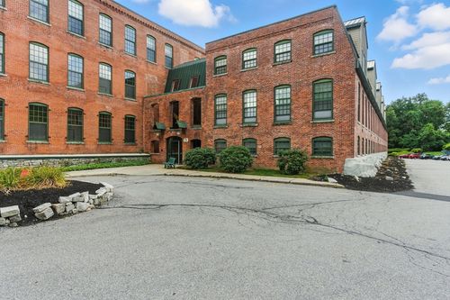 unit-303-71 Princeton St, North Chelmsford, MA, 01863-1556 | Card Image