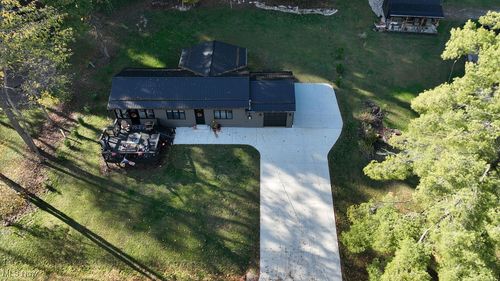 9035 N Shore Dr Ne, Mineral City, OH, 44656-9307 | Card Image