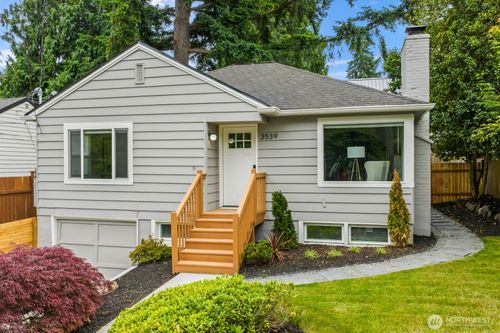 a-3539 Ne 88th St, Seattle, WA, 98115-3643 | Card Image