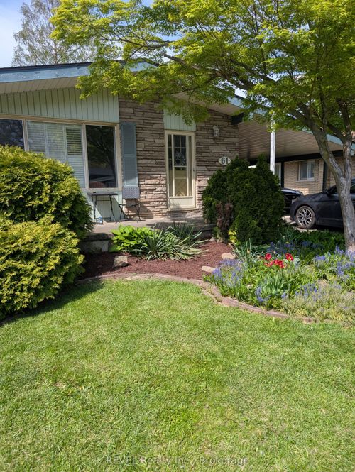 61 Woodrow St, Saint Catharines, ON, L2P2A4 | Card Image