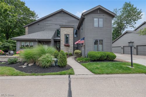 1025 Stonewood Ct, Westlake, OH, 44145-2800 | Card Image