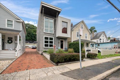 97 Pine Hollow Rd, Oyster Bay, NY, 11771-4703 | Card Image