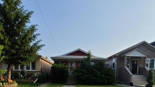 7528 W Winnemac Ave, Harwood Heights, IL, 60706-3408 | Card Image