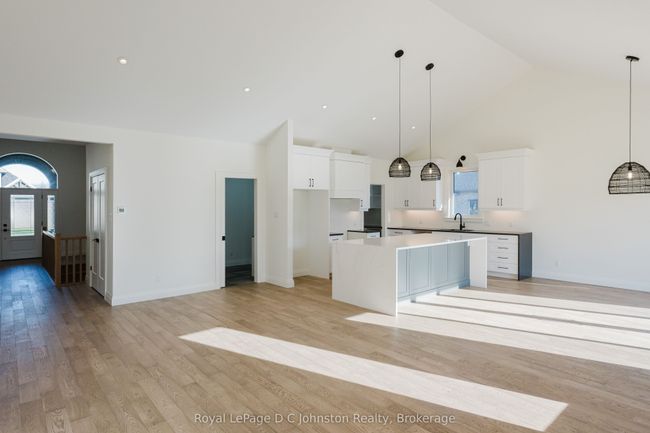 546 Algonquin Trail, House other with 2 bedrooms, 2 bathrooms and 4 parking in Grey ON | Image 20