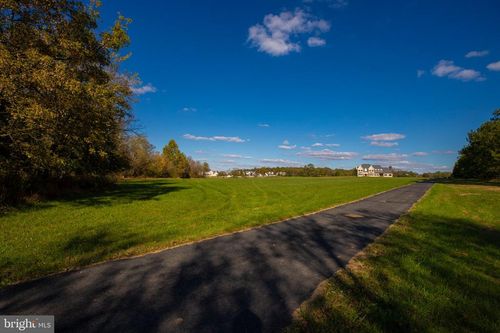 15028 Merritt Farm Ln, LEESBURG, VA, 20176-5718 | Card Image