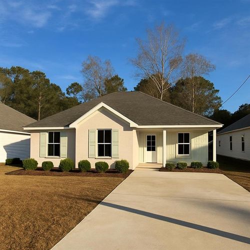 109 Bryant St, Madisonville, LA, 70447-9451 | Card Image