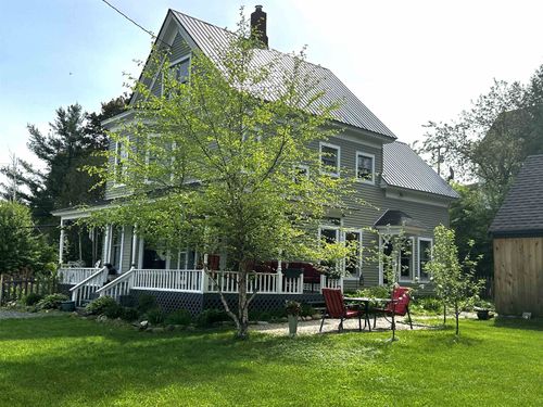 28 Upper Cherry St, Hardwick, VT, 05843-2012 | Card Image