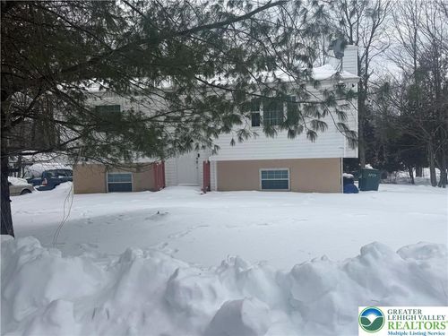 3076 Briarwood Dr, Tobyhanna, PA, 18466-3025 | Card Image