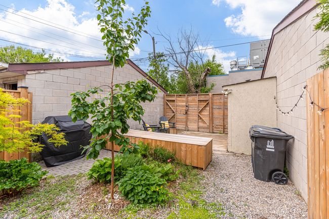 118 Mulock Ave, House attached with 3 bedrooms, 2 bathrooms and 1 parking in Toronto ON | Image 40